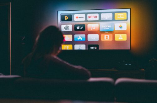 Afbeelding passend bij de blog “Documentaires over Geestelijke en Lichamelijke Aandoeningen van Bekende Mensen”, waarin mentale gezondheid, lichamelijke klachten en de impact daarvan op beroemdheden centraal staan