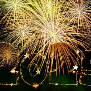 Afbeelding passend bij de blog “Het Nieuwe Jaar: Kom Erachter Wat Dit Voor Jou Betekent”, waarin numerologie, astrologische verschuivingen, reflectie en doelen stellen centraal staan